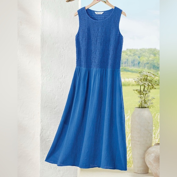 Coldwater Creek Dresses & Skirts - 770 coldwater creek smocked Elegant Blue Sleeveless Dress with pockets
